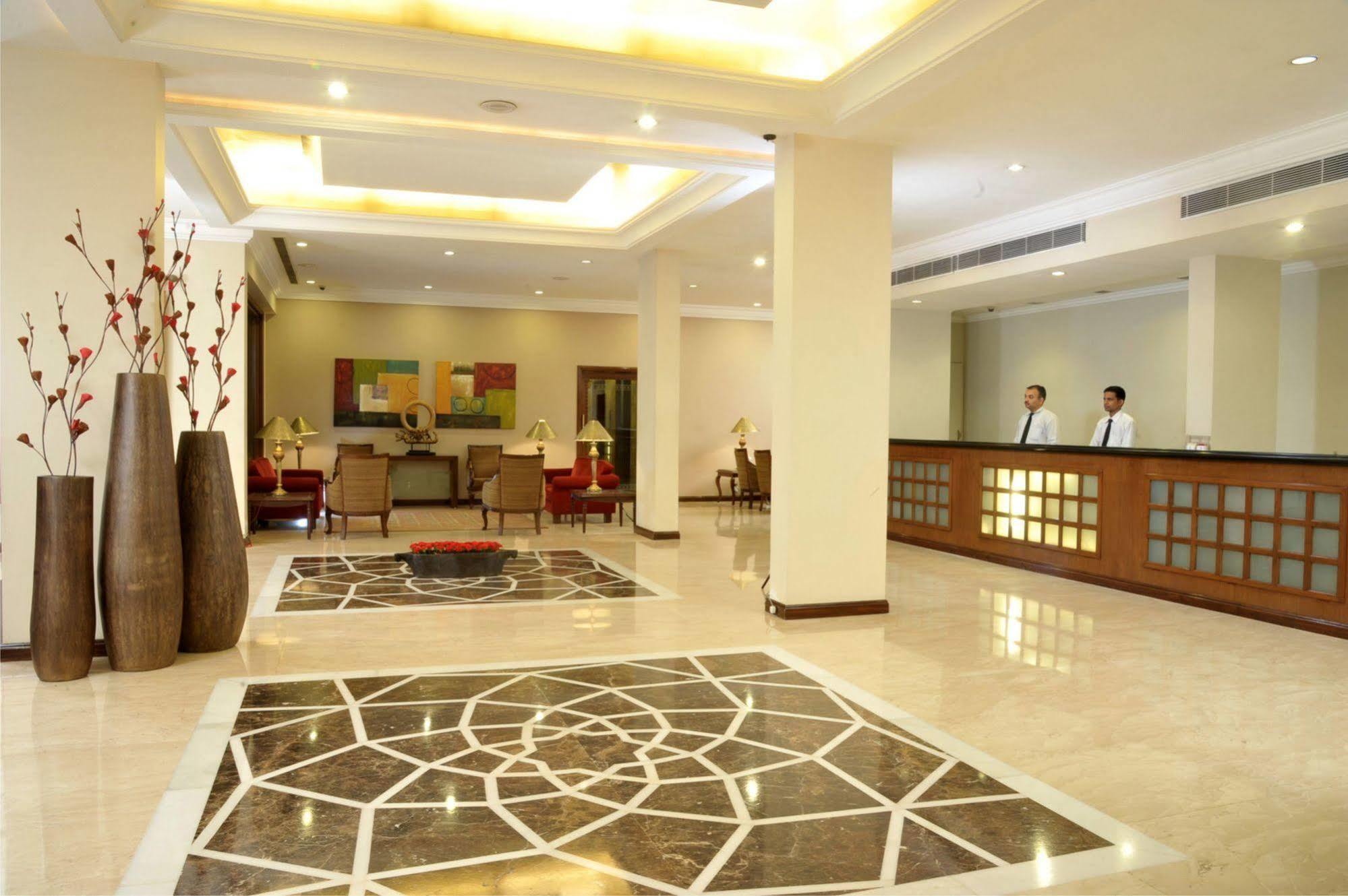 Hotel Express Towers Вадодара Екстер'єр фото